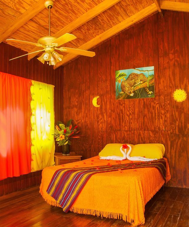 The Log Cab-Inn San Ignacio Quarto foto