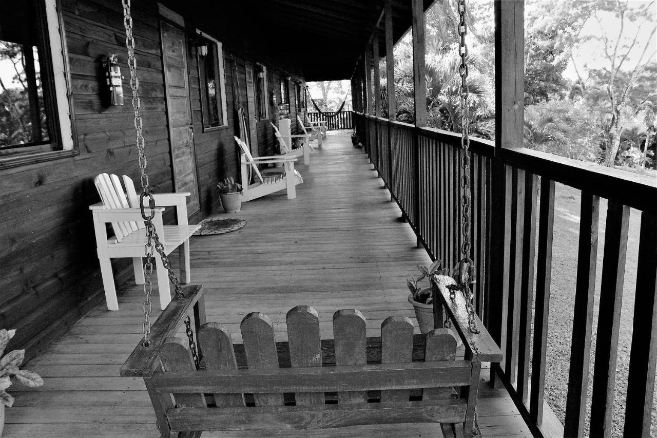 The Log Cab-Inn San Ignacio Exterior foto